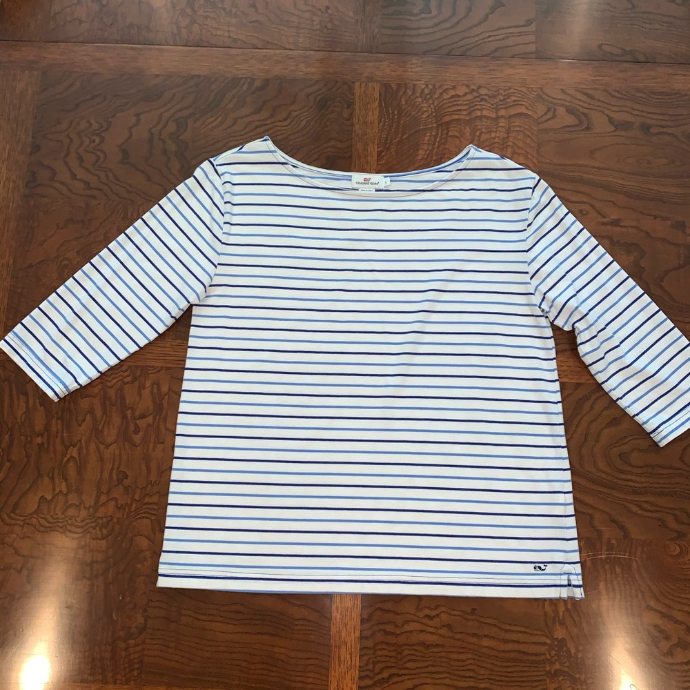 Vineyard Vines top